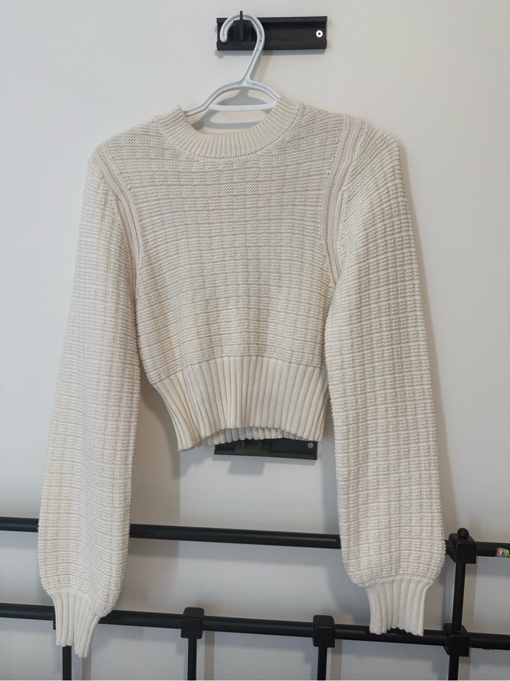 Dynamite Cream Textured Cropped Crewneck Sweater